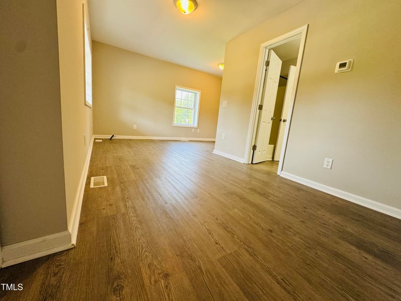 527 Forrest St, Hillsborough, NC 27278