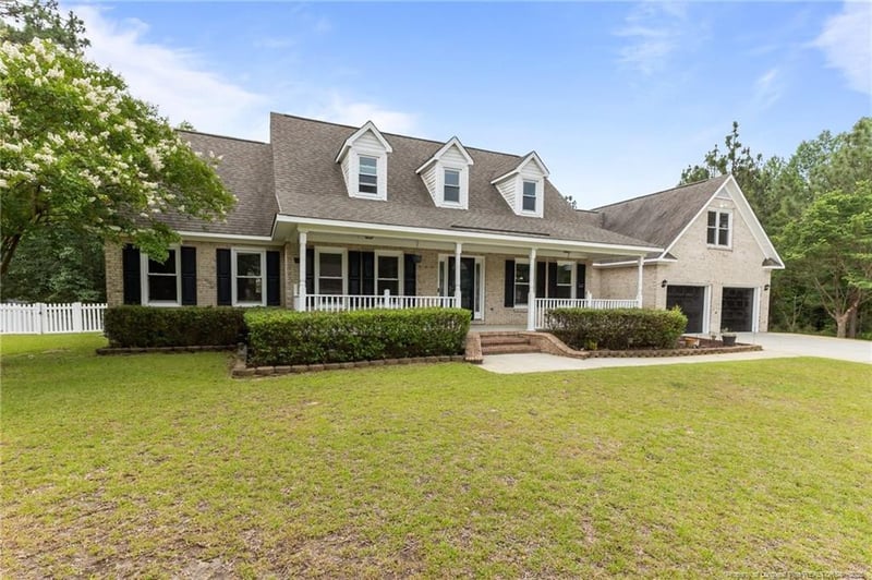 527 Foxlair Dr, Fayetteville, NC 28311