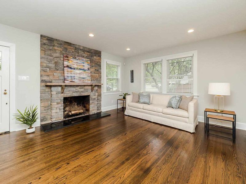 527 Powell Dr, Raleigh, NC 27606