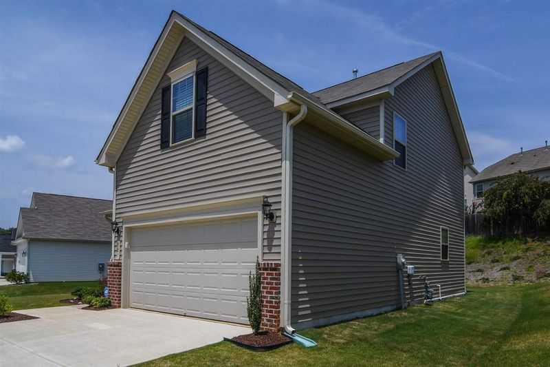 527 Rolling Meadows Dr, Clayton, NC 27527