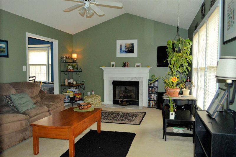 527 Southmead Dr, Clayton, NC 27527