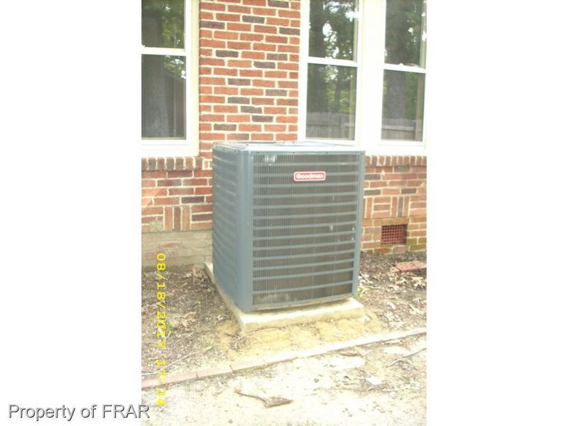 527 Summitt Dr, Sanford, NC 27330