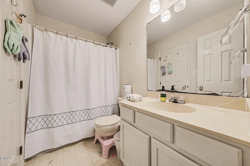 527 Woodwinds Dr, Durham, NC 27713