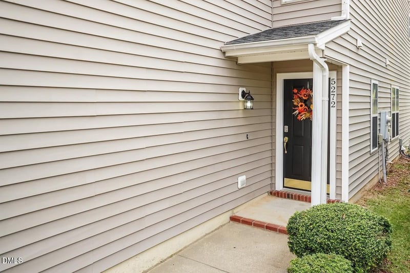 5272 Eagle Trace Dr, Raleigh, NC 27604