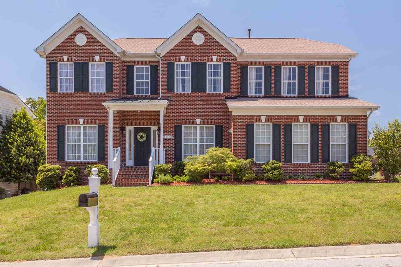 5273 Pinehall Wynd, Raleigh, NC 27604