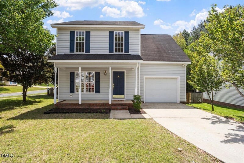 528 Arbor Creek Dr, Holly Springs, NC 27540