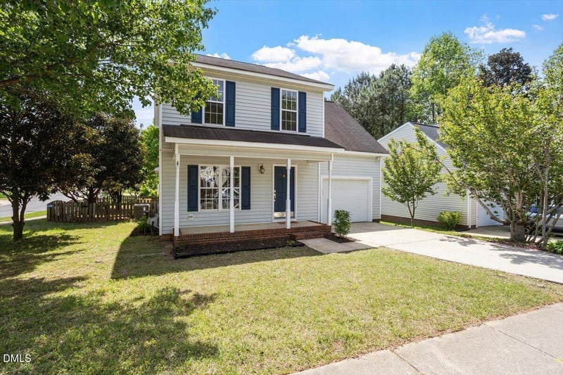 528 Arbor Creek Dr, Holly Springs, NC 27540