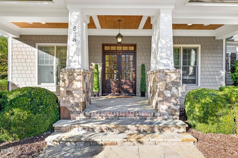 528 Bankhead Dr, Cary, NC 27519