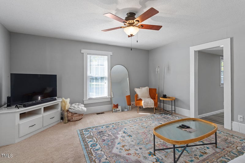 528 Barbour St, Clayton, NC 27520
