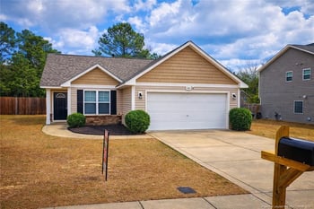 528 Bellgrove Dr, Hope Mills, NC 28348