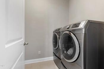 528 Bolton Grant Dr, Cary, NC 27519
