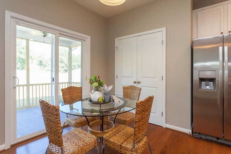 528 Callandale Ln, Durham, NC 27703