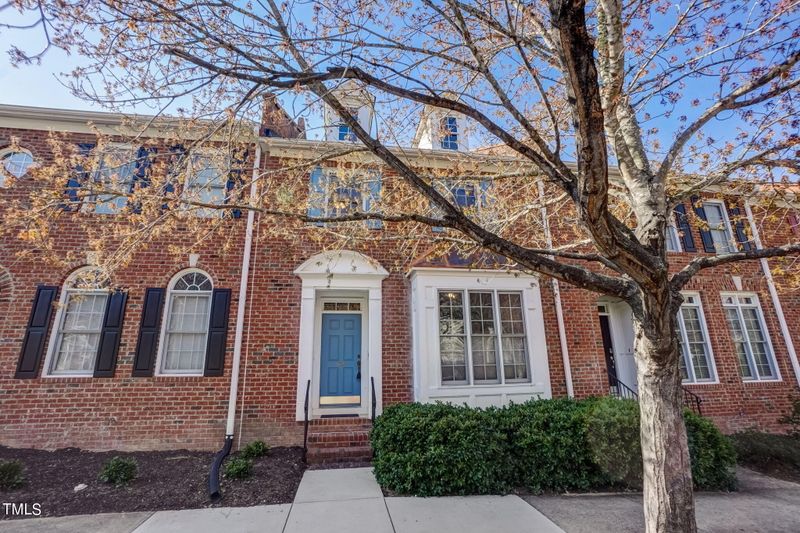 528 Copperline Dr, Chapel Hill, NC 27516