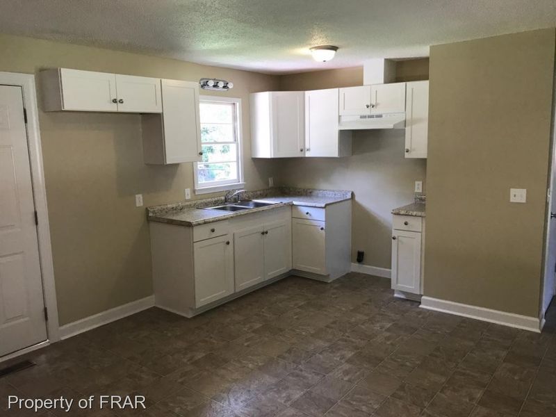 528 S Orange St, Coats, NC 27521