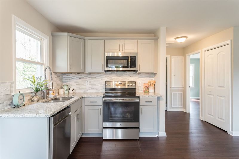 528 Parnell Dr, Raleigh, NC 27610