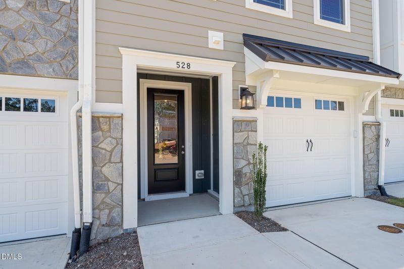 528 Plumleaf Ln, Durham, NC 27703