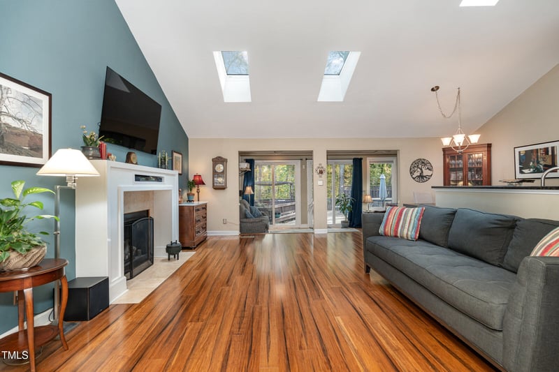 529 Ashebrook Dr, Raleigh, NC 27609