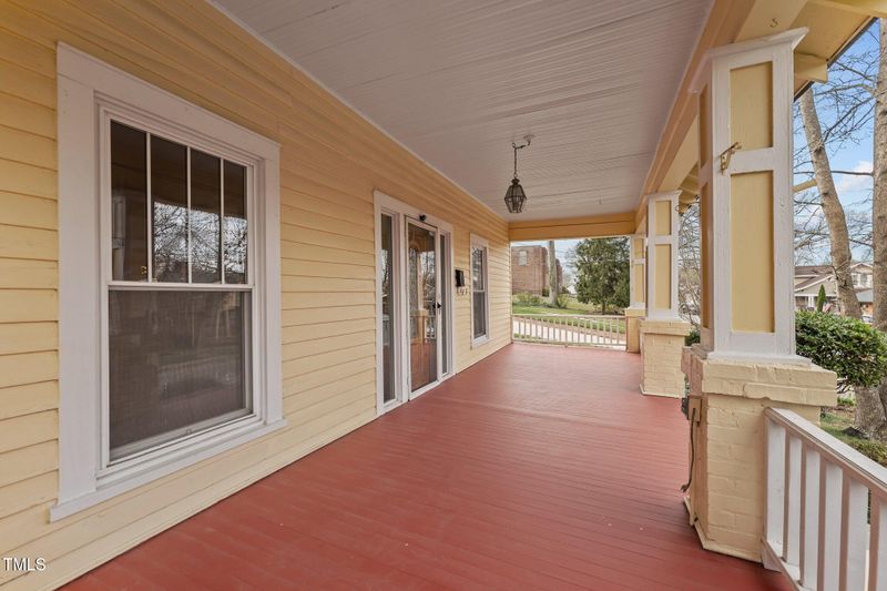 529 Hillcrest Ave, Burlington, NC 27215