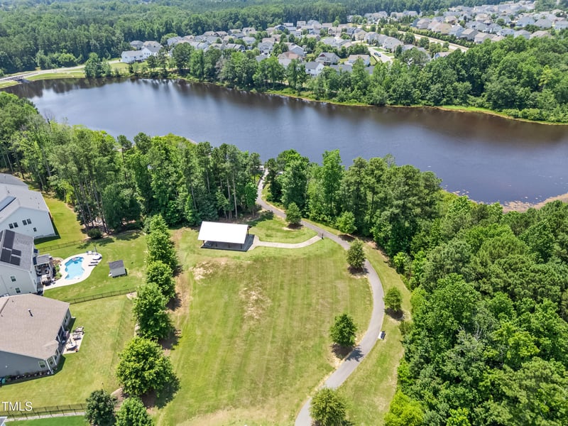 529 Lake Gaston Dr, Fuquay Varina, NC 27526