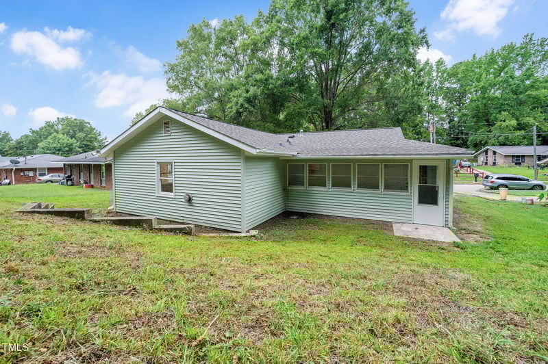 529 Solar Dr, Raleigh, NC 27610