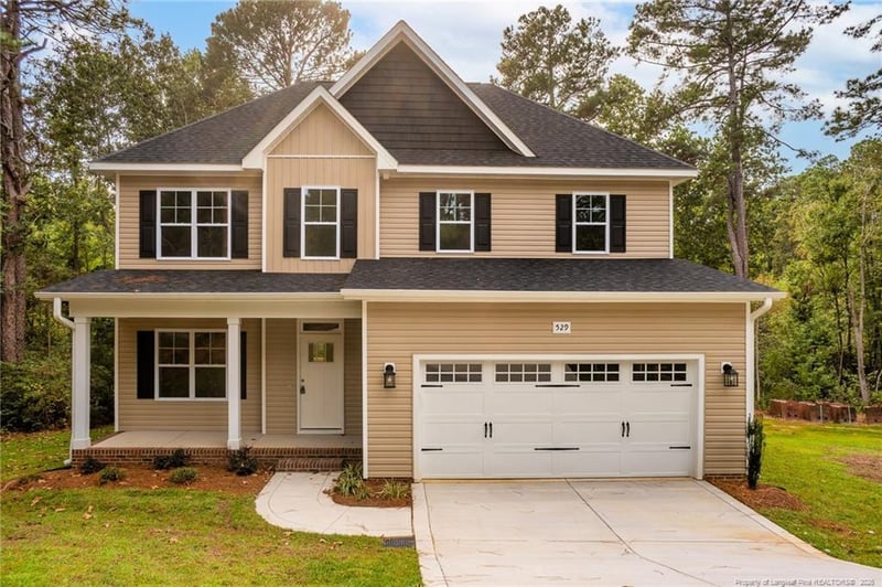 529 Walking Ln, Fayetteville, NC 28311