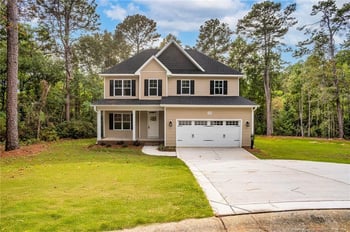 529 Walking Ln, Fayetteville, NC 28311