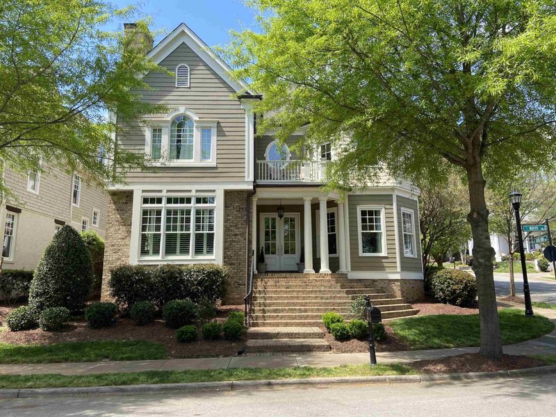 529 Wayne Dr, Raleigh, NC 27608