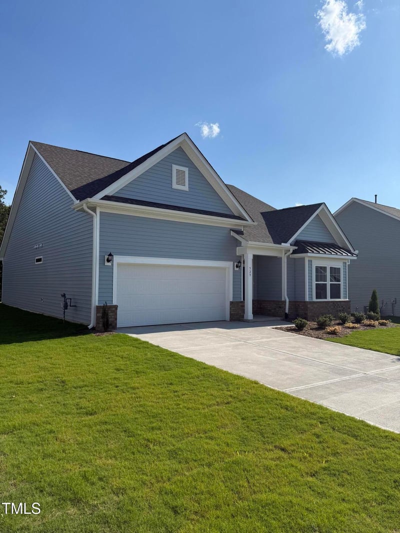 529 Winding Creek Dr, Lillington, NC 27546