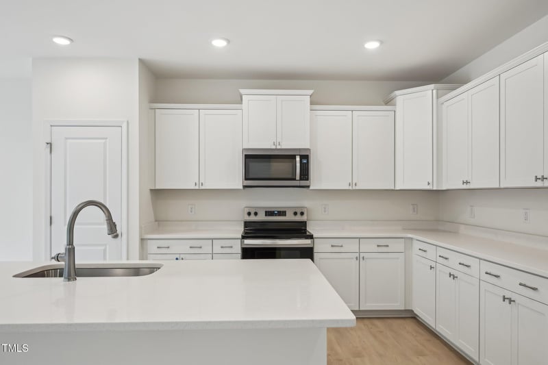 529 Winding Creek Dr, Lillington, NC 27546