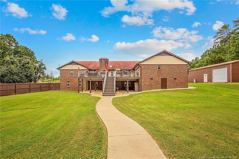 5290 Grimes Rd, Fayetteville, NC 28306