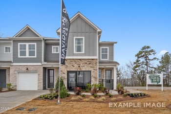 53 Chancellor Dr, Lillington, NC 27546