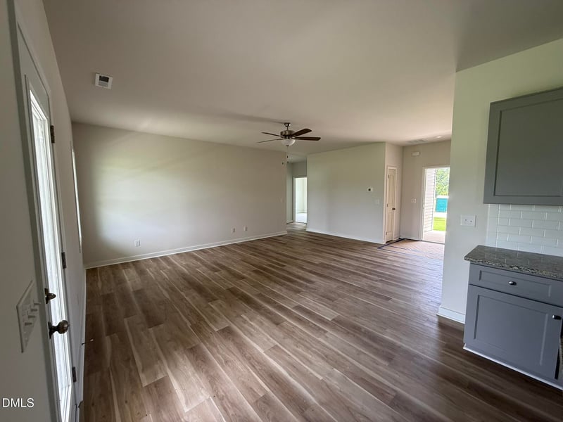 53 Finch Ln, Four Oaks, NC 27524