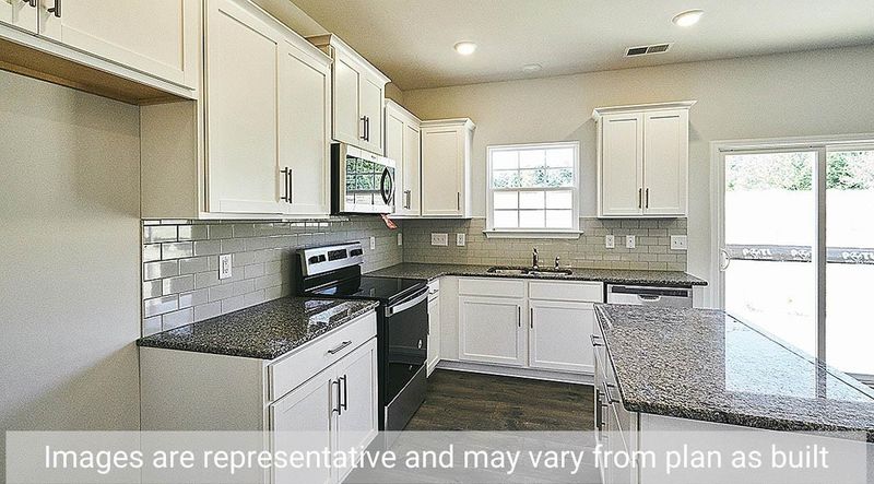 53 Old Maple Ct, Fuquay Varina, NC 27536