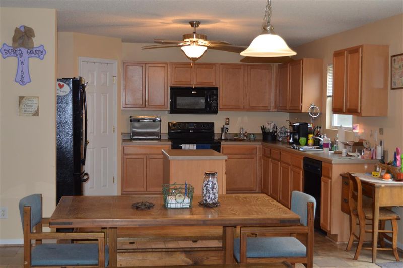 53 Stonewood Ct, Clayton, NC 27520