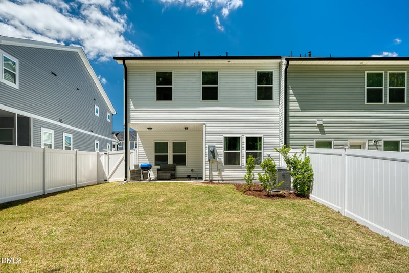 530 Barrington Row Ave, Zebulon, NC 27597
