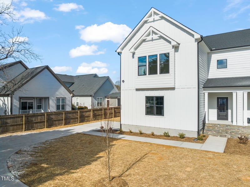 530 Germaine St, Apex, NC 27502