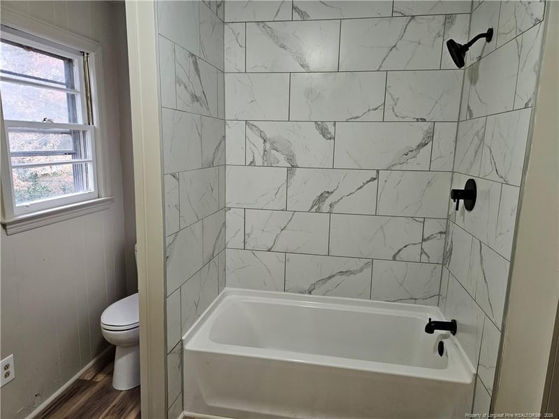 5300 Bayleaf Dr, Fayetteville, NC 28304