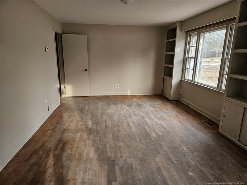 5300 Bayleaf Dr, Fayetteville, NC 28304