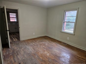 5300 Bayleaf Dr, Fayetteville, NC 28304