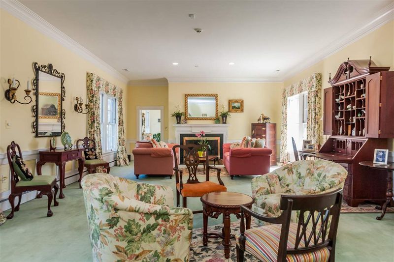 5300 Castlebrook Dr, Raleigh, NC 27604