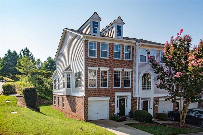 5301 Echo Ridge Rd, Raleigh, NC 27612