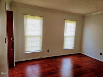 5301 Peacenest Dr, Raleigh, NC 27610