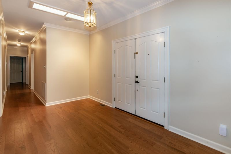 5301 Sendero Dr, Raleigh, NC 27612