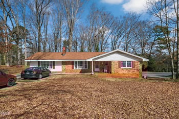 5301 Umstead Rd, Fuquay Varina, NC 27526