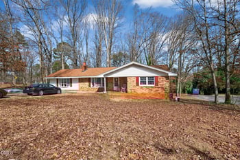 5301 Umstead Rd, Fuquay Varina, NC 27526