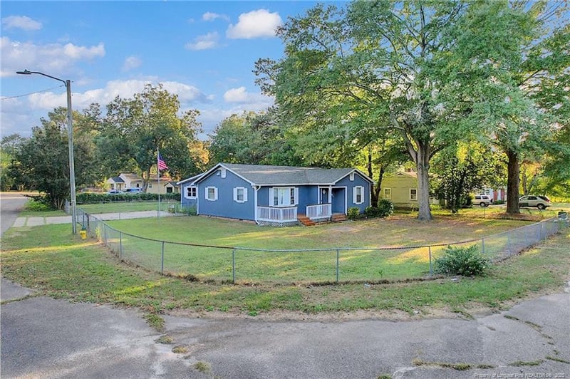 5301 Walnut Dr, Fayetteville, NC 28304