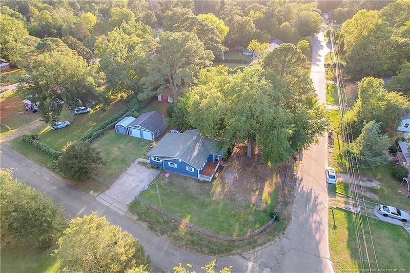 5301 Walnut Dr, Fayetteville, NC 28304