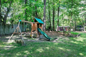 5304 Oaks Dr, Fuquay Varina, NC 27526