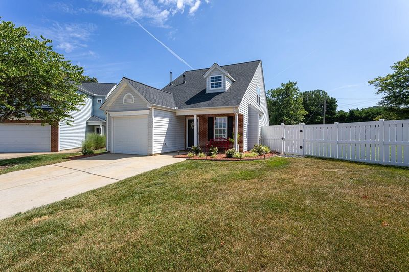5304 Roan Mountain Pl, Raleigh, NC 27613