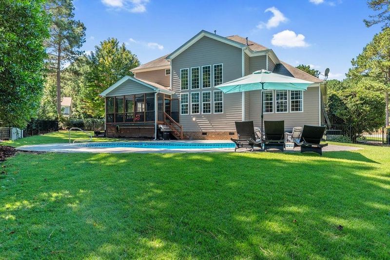 5305 Dutch Elm Dr, Apex, NC 27539